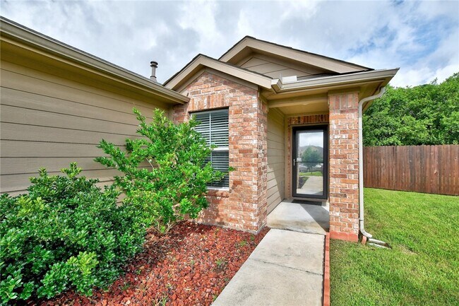 217 Rafe Ct Kyle, TX 78640 photo 4
