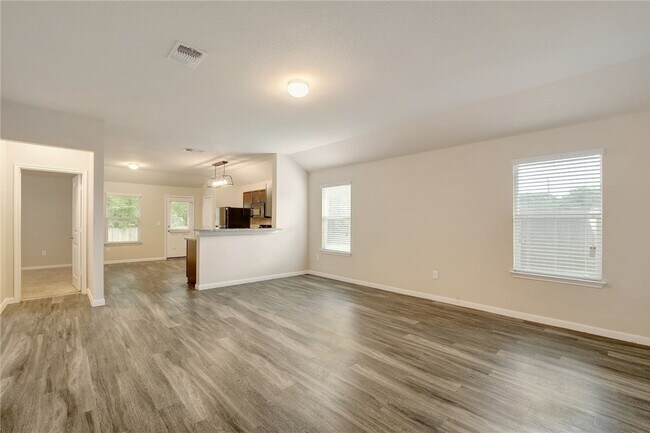 217 Rafe Ct Kyle, TX 78640 photo 5