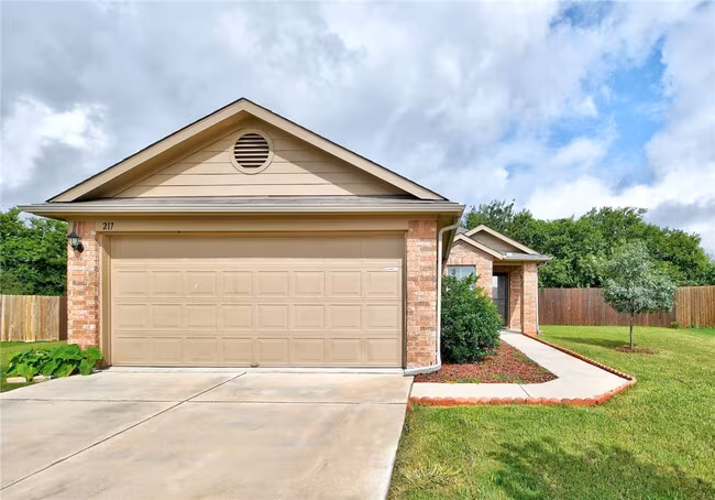 217 Rafe Ct Kyle, TX 78640 photo 2
