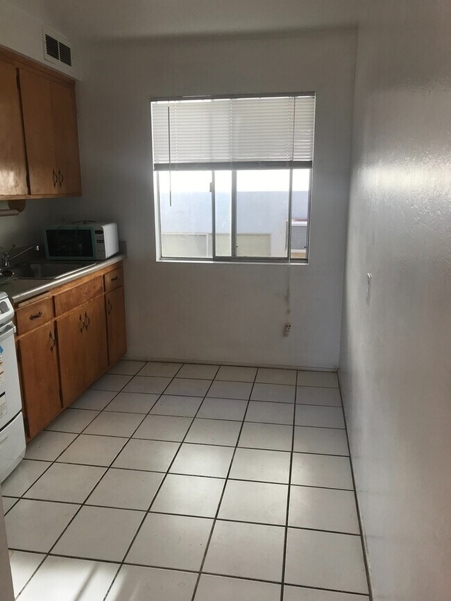 2140 California St Concord, CA 94520 photo 2