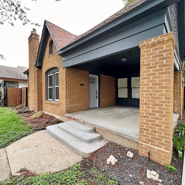 1034 Woodland Avenue, Fort Worth, TX 76110 photo 2