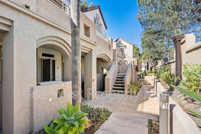 Bright and light Carmel Valley Townhouse, 2bd 2.5ba 2 car garage photo 2