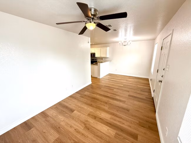 1627 N Navidad St San Antonio, TX 78201 photo 3