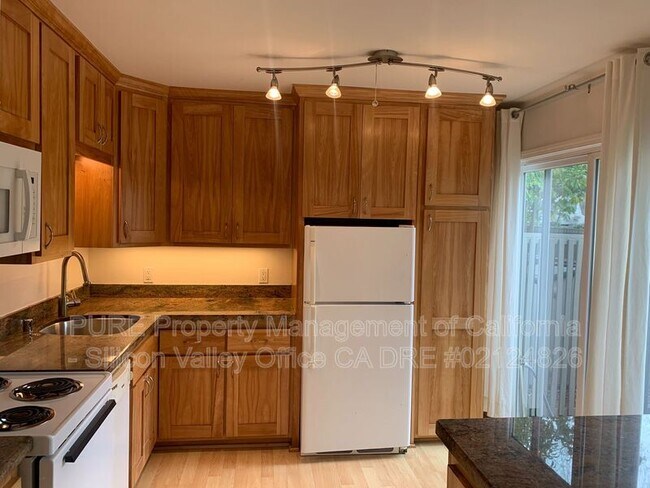 255 S Rengstorff Ave Mountain View, CA 94040 photo 3