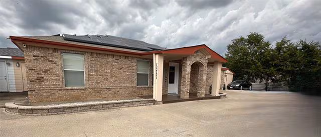13731 Biggs St Dallas, TX 75253 photo 2
