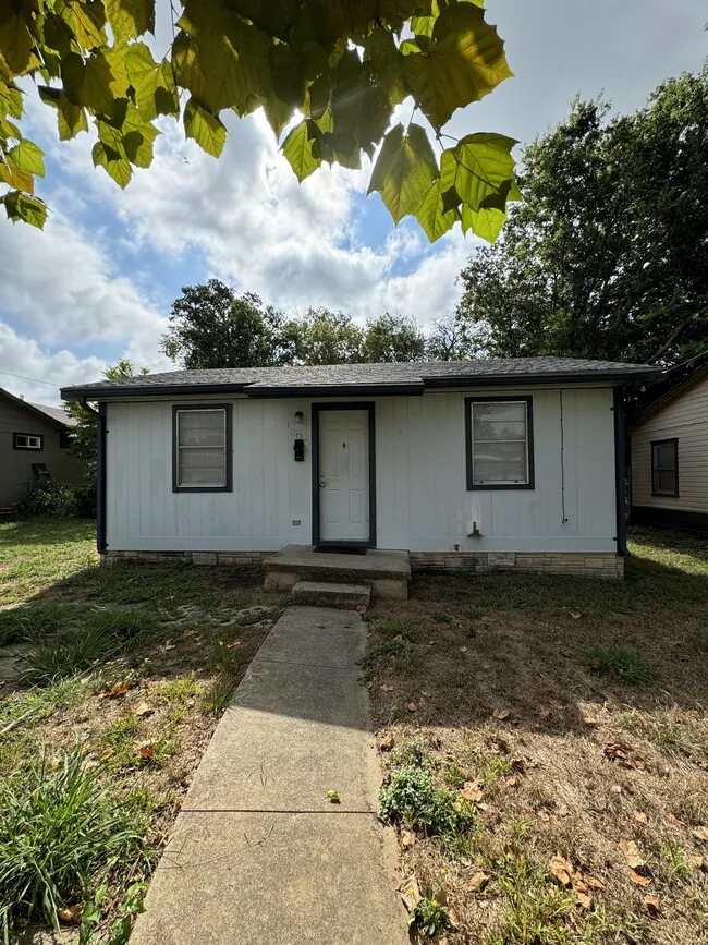1806 Mulford St Killeen, TX 76541 photo 2