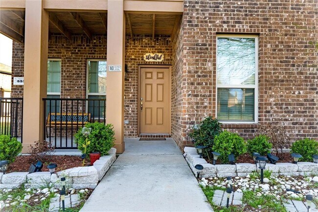333 Allerton Mews, Lancaster, TX 75146 photo 3