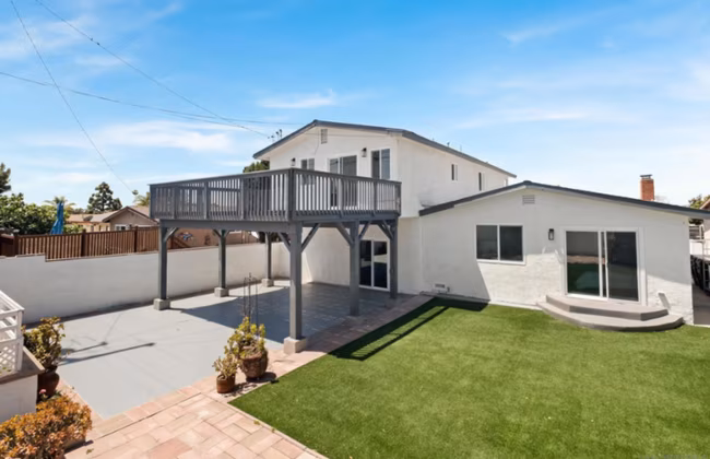 3781 Ashford St San Diego, CA 92111 photo 2