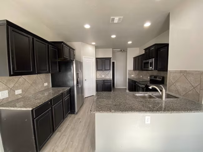 228 Avalanche Ave Georgetown, TX 78626 photo 5