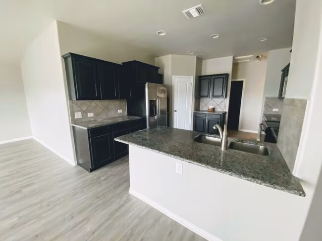 228 Avalanche Ave Georgetown, TX 78626 photo 4