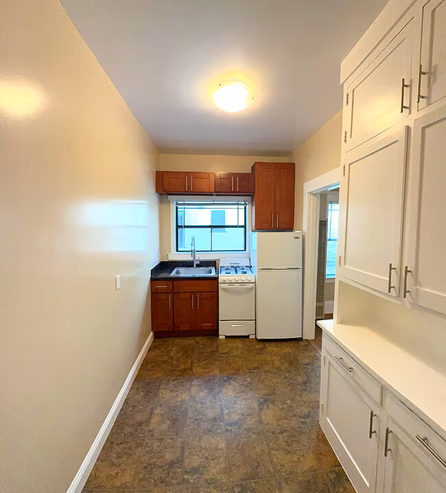 California Apartments photo 4