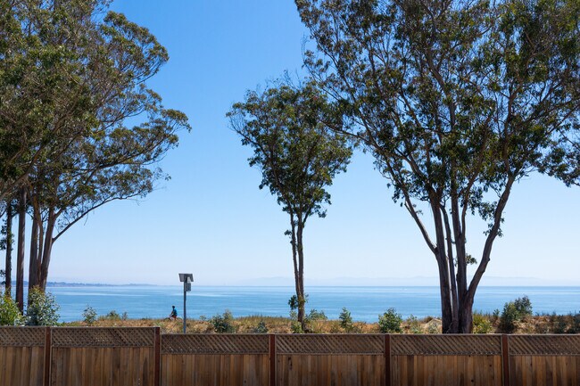 815 Balboa Ave Capitola, CA 95010 photo 3