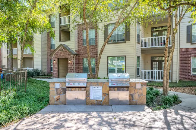 Harbor Cove Apartments photo 4