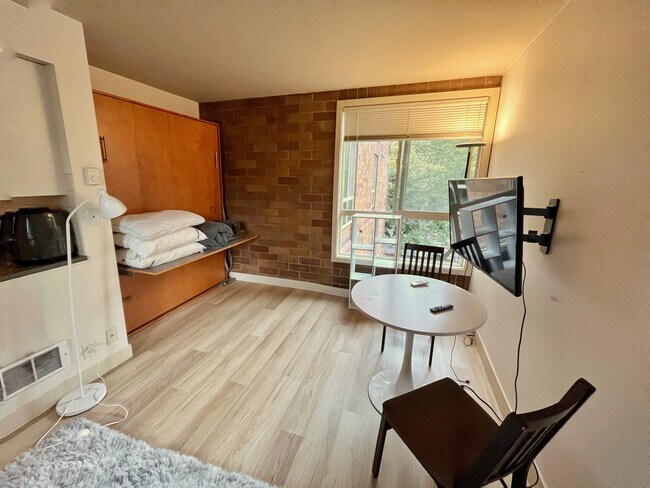 905 Cherry St Seattle, WA 98104 photo 5