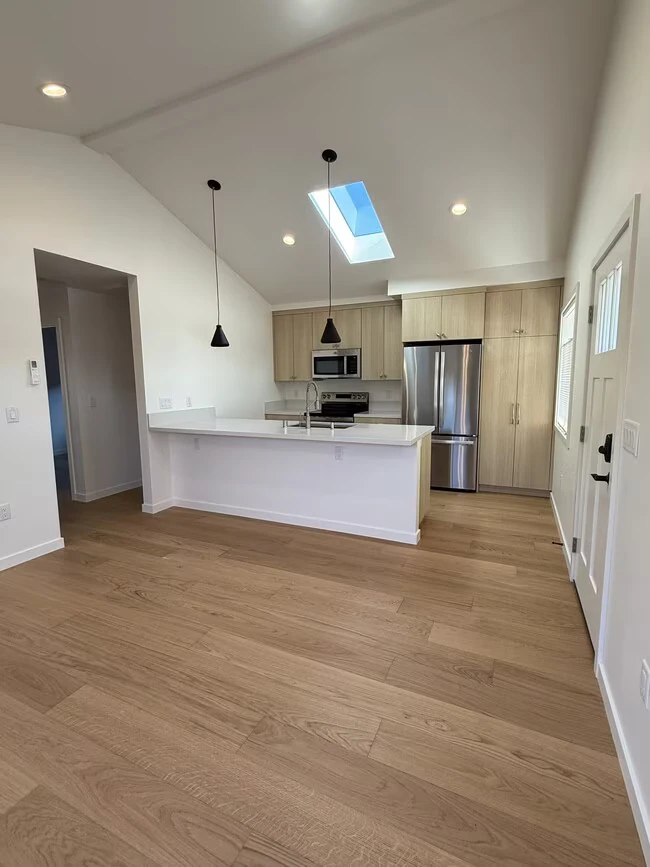 1212 Chanticleer Ave Santa Cruz, CA 95062 photo 3