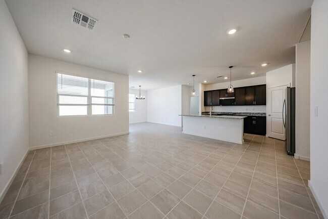24584 Chambers St Buckeye, AZ 85326 photo 4