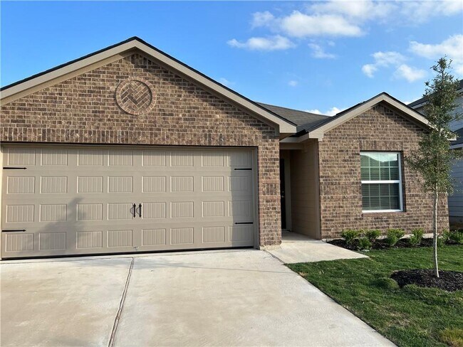 132 Maywood Ln Jarrell, TX 76537 photo 2