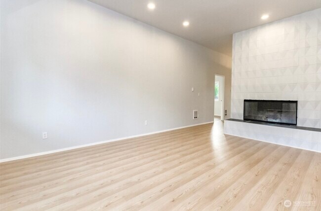 10914 108th Street Southwest, Tacoma, WA 98498 photo 2
