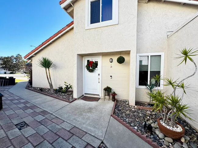 804 Caminito Azul Carlsbad, CA 92011 photo 3