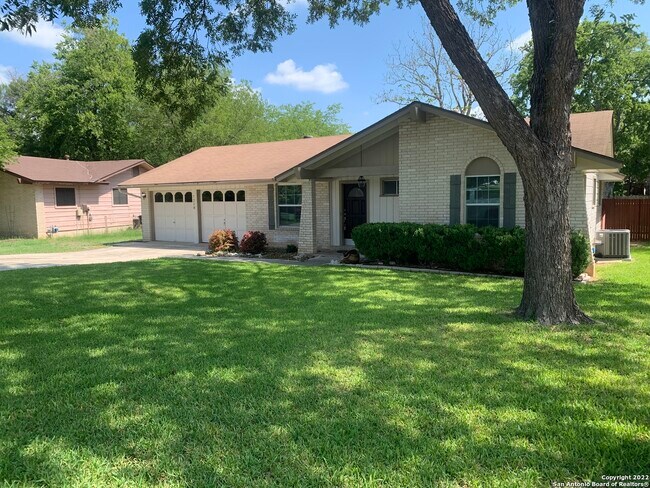 7218 Desilu Dr San Antonio, TX 78240 photo 2