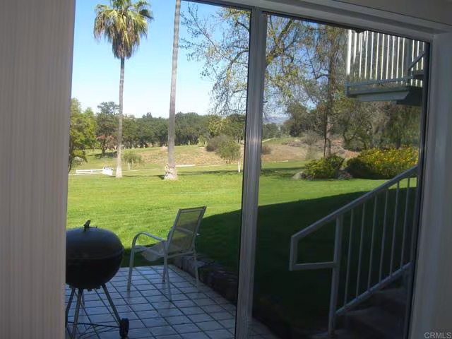 27715 Mountain Meadow Rd Escondido, CA 92026 photo 2