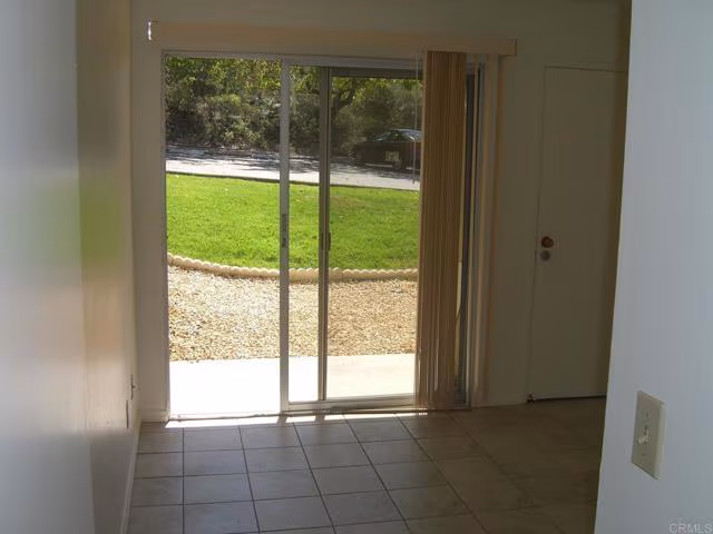 27715 Mountain Meadow Rd Escondido, CA 92026 photo 3