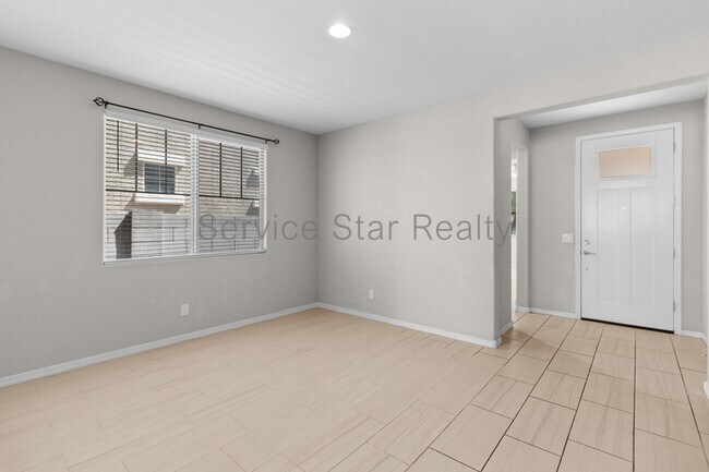 5710 N 107th Ln Phoenix, AZ 85037 photo 4