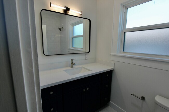 1648 Hawthorne Street, Houston, TX 77006 photo 5