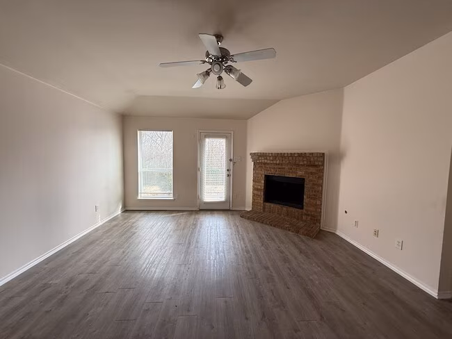 2224 Hummingbird Way Mesquite, TX 75181 photo 2