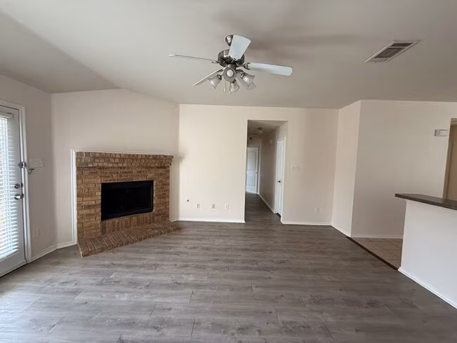 2224 Hummingbird Way Mesquite, TX 75181 photo 3