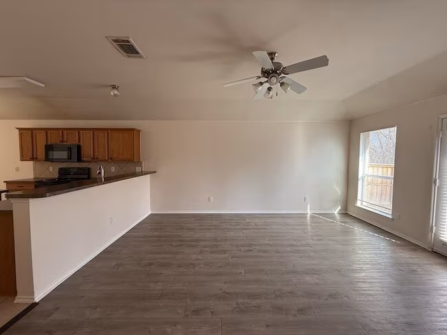 2224 Hummingbird Way Mesquite, TX 75181 photo 5