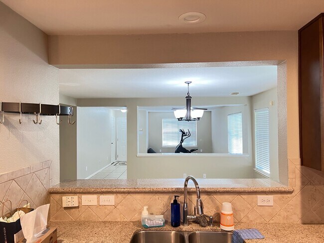 2030 Waverly Glend Drive, Katy, TX 77450 photo 3