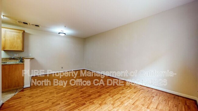110 5th St Santa Rosa, CA 95401 photo 2