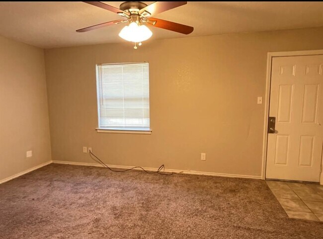 6721 Loma Vista Drive, Fort Worth, TX 76133 photo 5