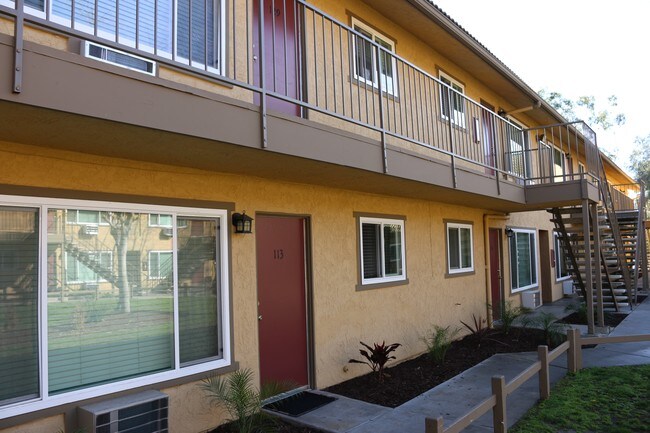 Newport Gardens Apartments, Vista photo 3