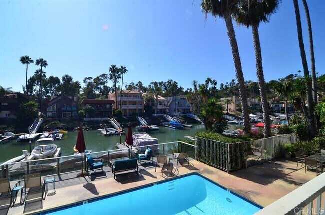 4637 Park Dr Carlsbad, CA 92008 photo 2