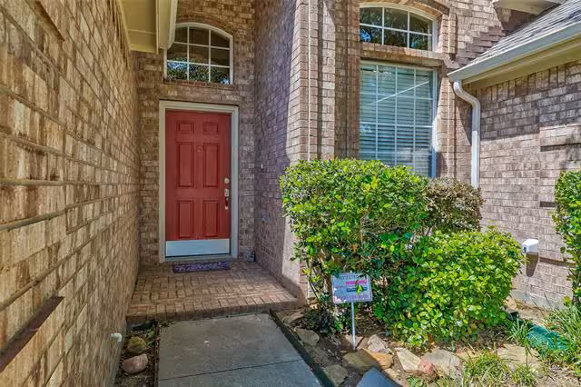 1700 Hidden Brook Trail, Flower Mound, TX 75028 photo 2