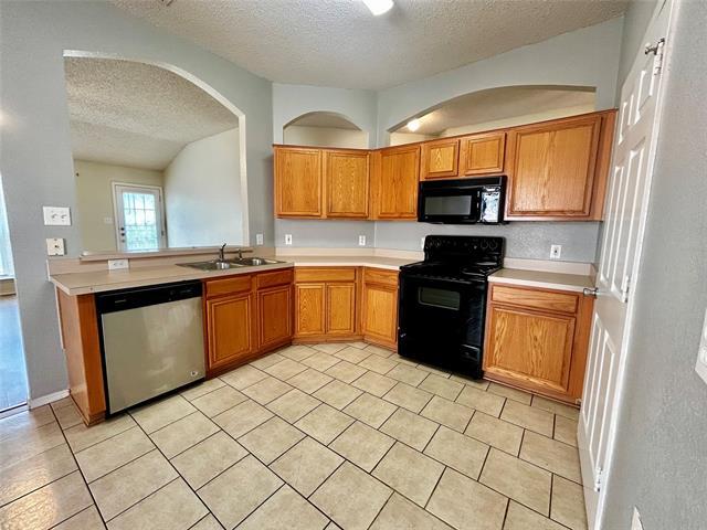 909 Meadowlark Dr Saginaw, TX 76131 photo 5