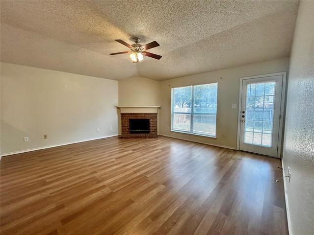 909 Meadowlark Dr Saginaw, TX 76131 photo 3