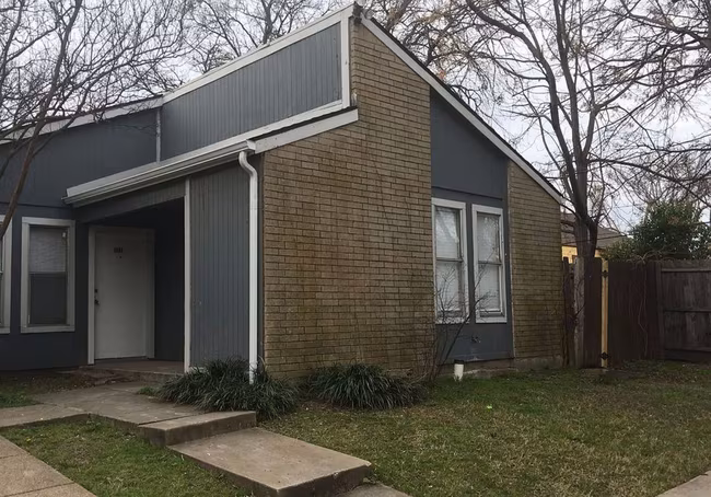 409 North Street, Grand Prairie, TX 75050 photo 3