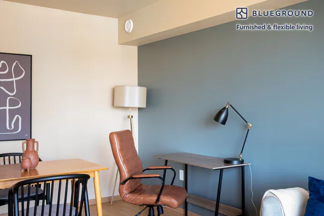 708 6th Ave N Seattle, WA 98109 photo 4