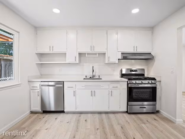 802 Calderon Avenue, Mountain View, CA 94041 photo 3