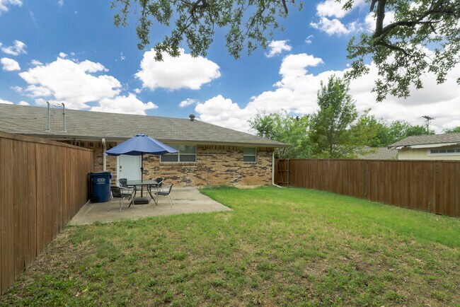 1704 Kynette Dr Euless, TX 76040 photo 4