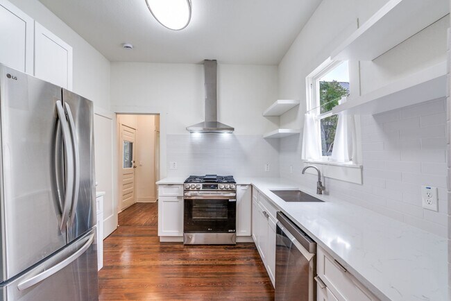 210 Mason St San Antonio, TX 78208 photo 4