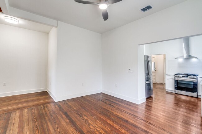 210 Mason St San Antonio, TX 78208 photo 3