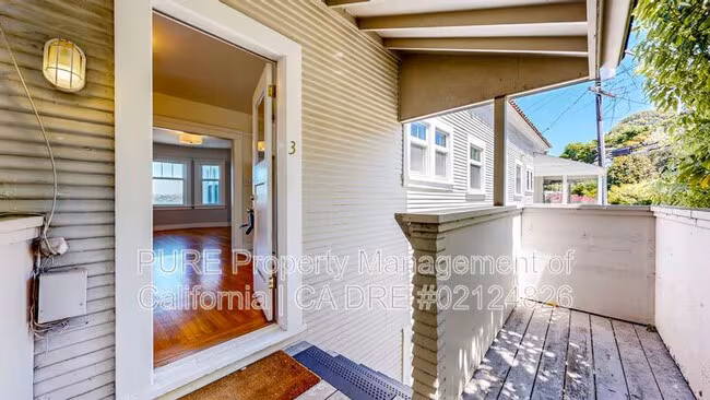 195 San Carlos Ave Sausalito, CA 94965 photo 4