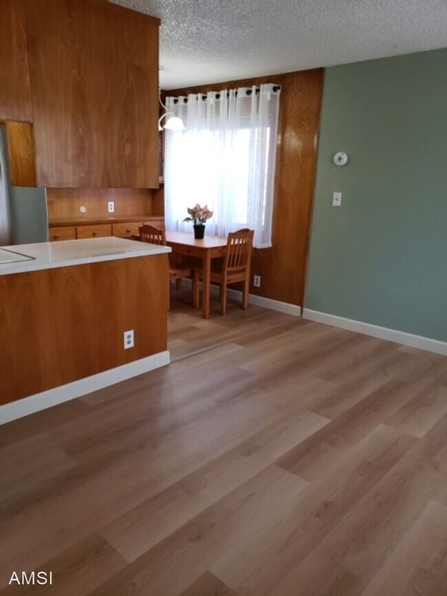 4214 Carrington St Oakland, CA 94601 photo 4