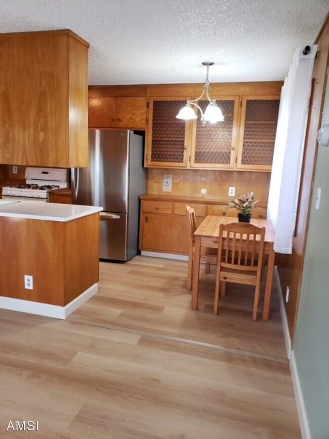 4214 Carrington St Oakland, CA 94601 photo 3