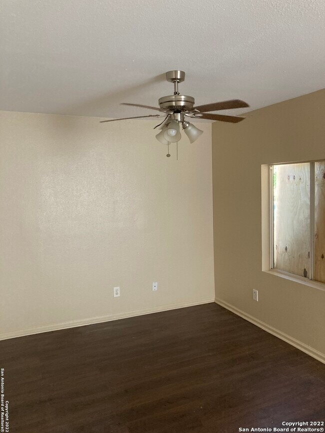 1606 Alametos San Antonio, TX 78201 photo 2