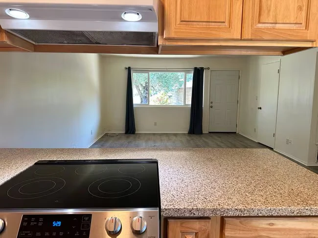 3985 Dunhill St Napa, CA 94558 photo 2